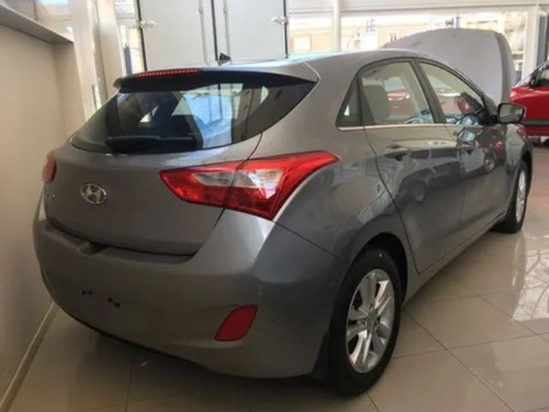 Imagen 15 de 18 de Hyundai I30 2021 1.8 Gls Seg 6at