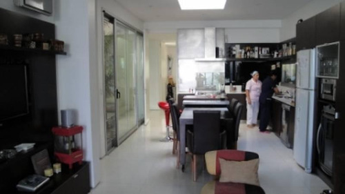 Imagen 3 de 26 de Excelente Casa Al Lago En Santa Bárbara. Muy Buena Calidad De Construccion!