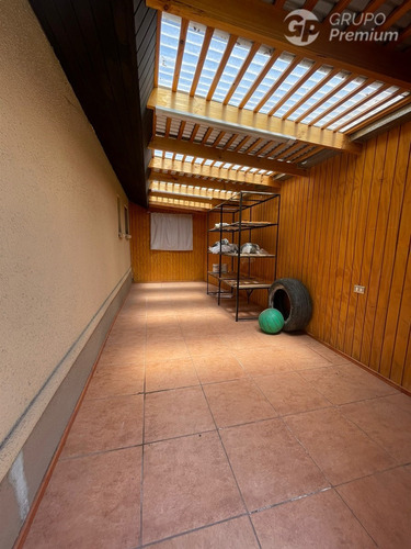 Excelente Casa Aislada En Arriendo De 5d,4b En Padre Hurtado