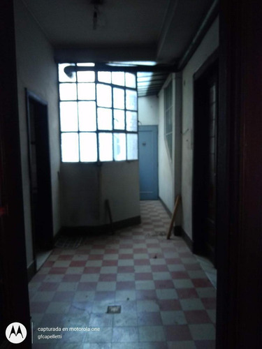Imagen 5 de 9 de Jujuy Esq Hipòlito Irigoyen: Edificio Francés De Categoría. Todo Externo, Apto Profesional O Vivienda