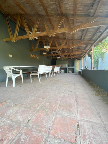 Imagen 8 de 12 de Casona - Unquillo - Excelente Ubicación - Muy Buen Estado