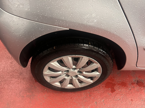 Volkswagen Fox 1.6 Vht I-motion Total Flex 5p