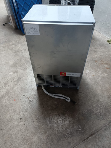 Máquina Industrial Fabricadora Cubos Hielo 70 Kg Gris (Usado)