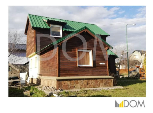 Casa De 3 Dormitorios, Con Parque Propio - San Martín De Los Andes