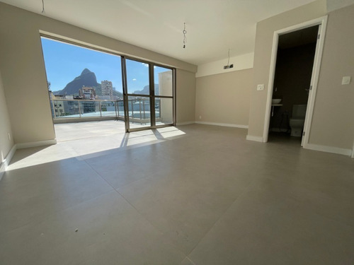 Imagem 2 de 30 de Excelente Cobertura Duplex De Alto Padrão Com Três Suítes Na Avenida Afrânio De Melo Franco, Leblon. - Co00046 - 69400607