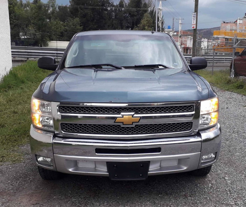 Imagen 2 de 14 de Chevrolet Silverado 2012 E Pickup 2500 Crew Cab 4x2 Mt
