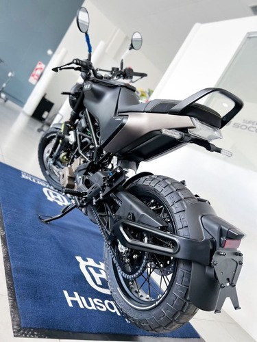 Imagen 3 de 19 de Husqvarna Svartpilen 401 0km 2023