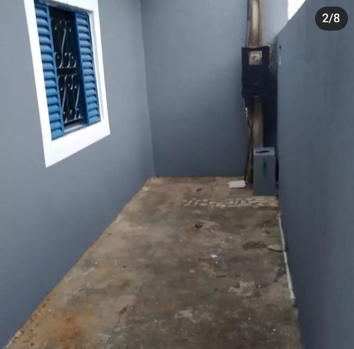 Vende-se Uma Casa Com Três Cômodos Na Vila Guilh