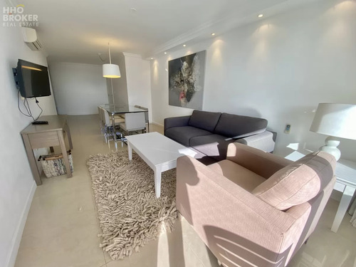 Apartamento En Venta De 2 Dormitorios Y Medio - Playa Mansa