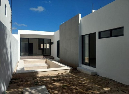 Casa De 1 Planta En Venta,privada Albarella,cholul,modelo A