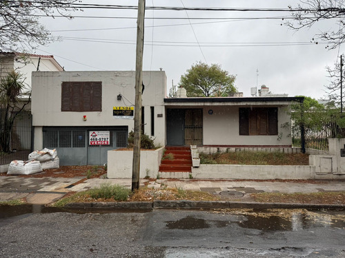 Casa En Parque V. Sarsfield Para Reciclar