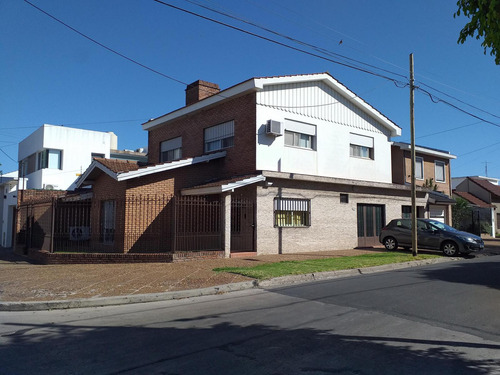 Venta De Chalet 4 Ambientes