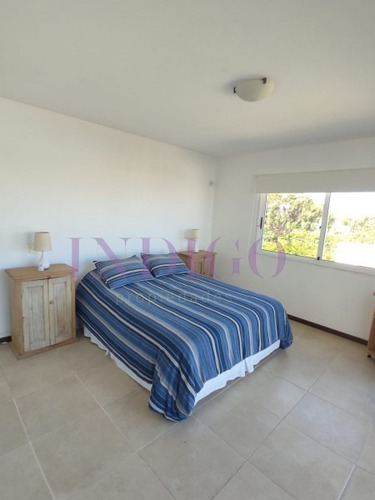 Muy Buena Casa En Alquiler A Pasitos Del Agua En Montoya, 5 Dormitorios .- Ref: 208
