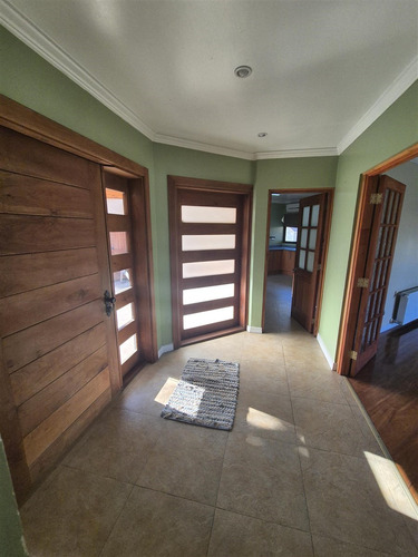 Casa En Venta, Seminueva De 4 Dorm. A 10min De L.a.