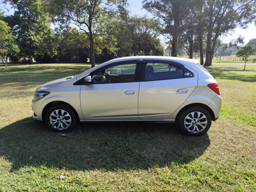 Chevrolet Onix Hatch 1.4 4P FLEX LT