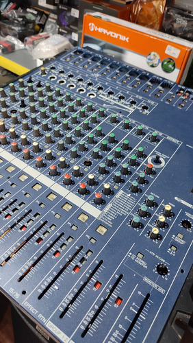Mesa De Som Yamaha Mg166 Cx Usb ( P/ Tirar Peças Ou Arrumar) (Usado)