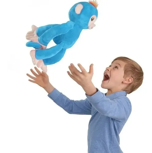 Fingerlings hotsell hugs candide