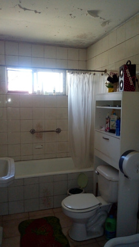 Barrio El Tenis, Casa Un Piso En Barrio Residencial