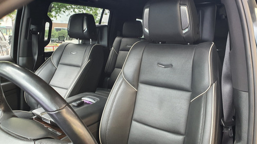 Cadillac Escalade Esv (version Larga) 2023