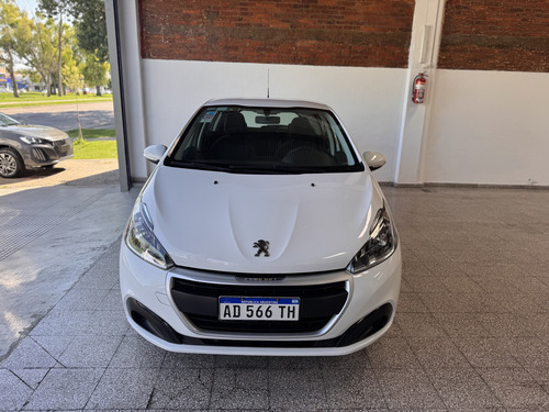 Peugeot 208 1.6 Active