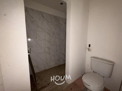 Casa En Colinas De San Javier, Guadalajara Con 7 Recámaras, 1305 M², Id: 151607