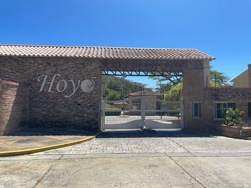 Rosaura Cortez Vende Townhouse En Villas De San Diego Country Club Hoyo 5