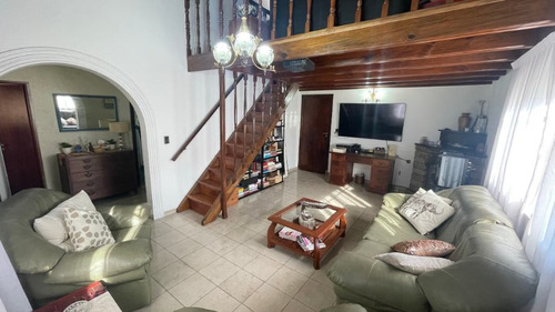 Chalet En Venta Condicionada En Lanus Oeste