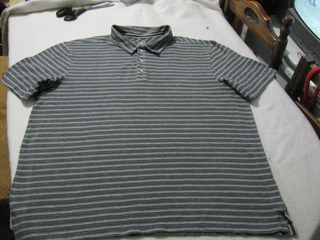 polera rayada blanco y negro hombre