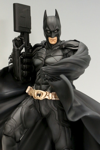 Batman Dark Knight Estatua Kotobukiya