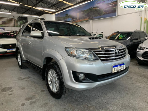 Toyota Hilux SW4 3.0 SRV 4X4 7 LUGARES 16V TURBO INTERCOOLER DIESEL 4P AUTOMÁTICO