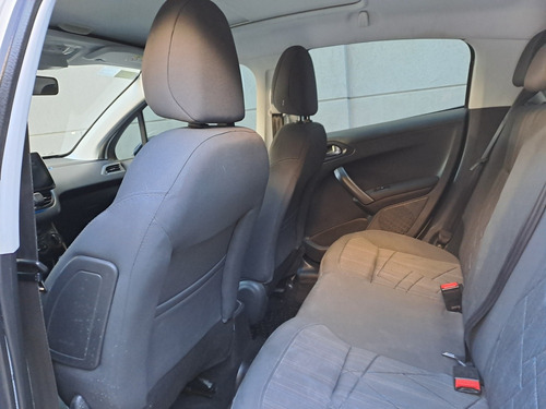 Peugeot 208 1.6 Allure Nav Tiptronic