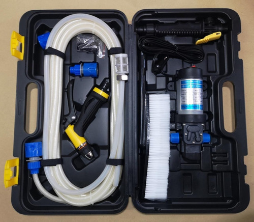 Imagen 2 de 10 de Hidrolavadora 12v Portatil Valija Bolso 100w Con Accesorios