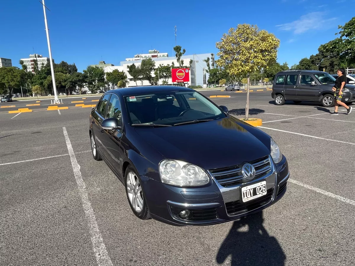 Volkswagen Vento 2.5 Luxury 170cv