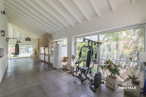 Imagen 15 de 30 de Excelente Casa 2 Plantas, 4 Dormitorios En Venta, Piscina, Parque - Cadaques (funes Hills)