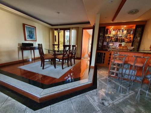 Imagem 7 de 24 de Casa De Dois Pavimentos Com Excelente Planta Em Num Dos Bairros Mais Tranquilos De Vitória - Es - So0002_imv