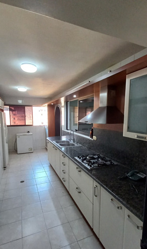 Imagen 8 de 20 de Penthouse - Apartamento En Venta En La Urb. Mañongo, Res. Frambil