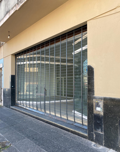 Local En Luján A 50 Mts De Basílica A Nuevo Con Fondo Propio