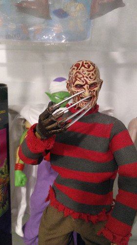 Freddy Krueger Sideshow 1/6 T1po Hot Toys 12 Pulgadas (Usado)
