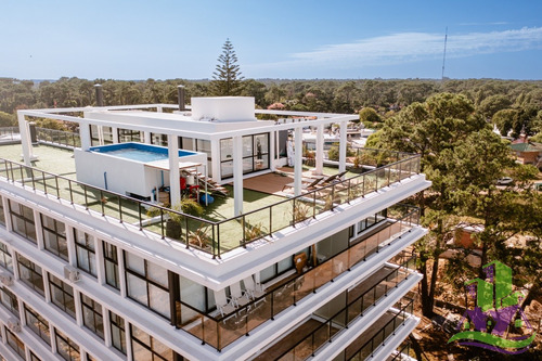 Departamento En Venta   A Estrenar  Punta Del Este 