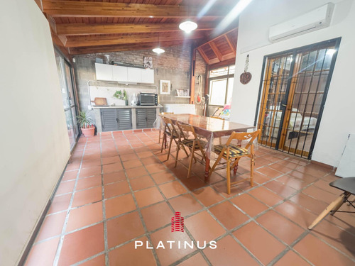 Casa En Venta En Barrio Juan B. Justo De 3 Dormitorios Apta Crédito