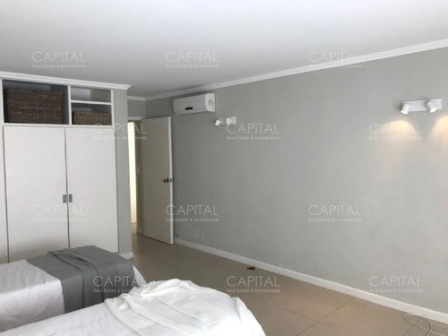 Apartamento De Tres Dormitorios En Península Venta