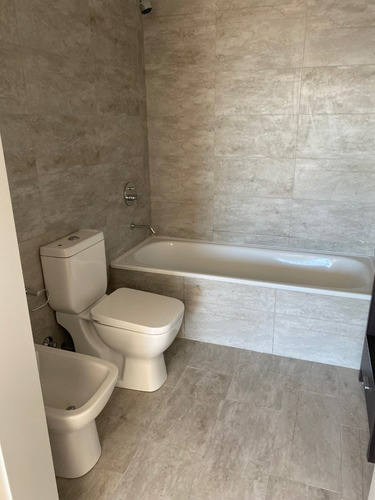 Imagen 7 de 14 de Departamento En Venta De 2 Amb Con Balcon Terraza En Almagro