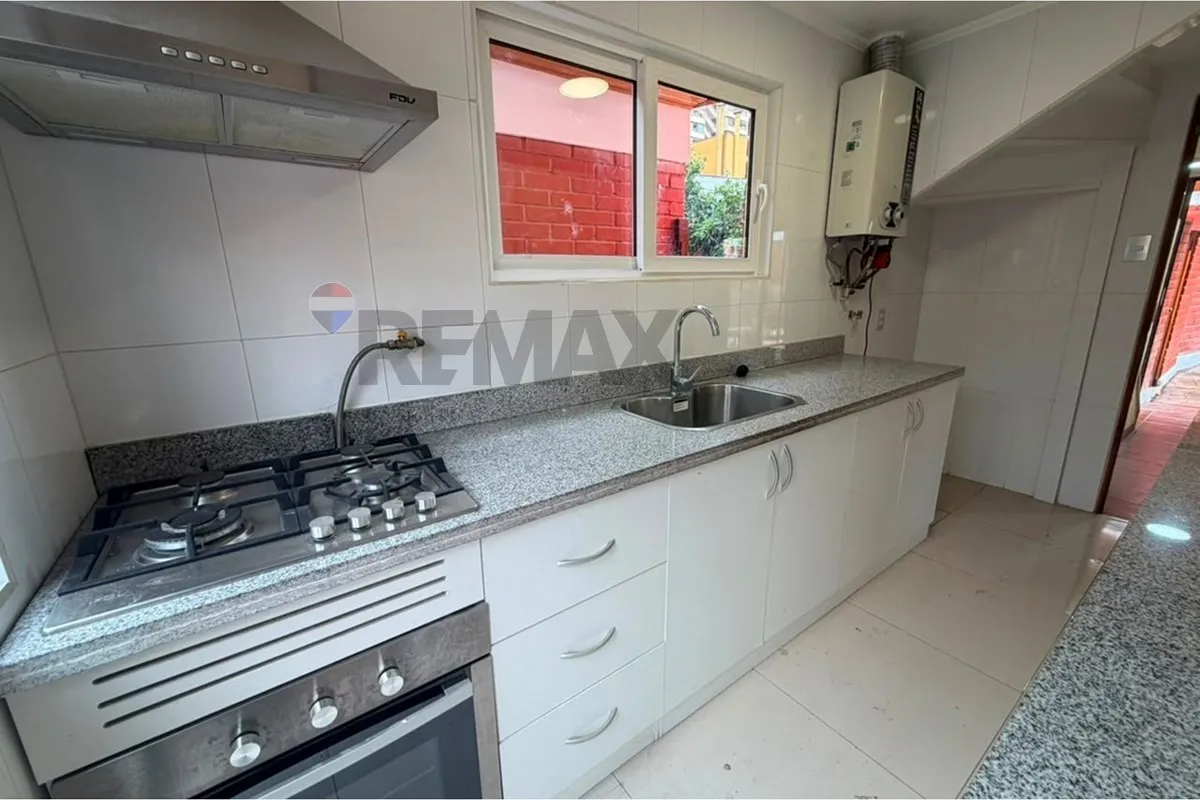 Imagen 4 de 18 de Arriendo Casa 4d-3b Condominio. Ñuñoa