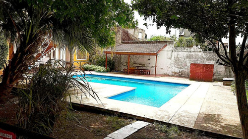 Venta, Casa, 3 Ambientes, Patio, Jardín, Parrilla, Pileta, Barrio Cerrado, San Fernando.