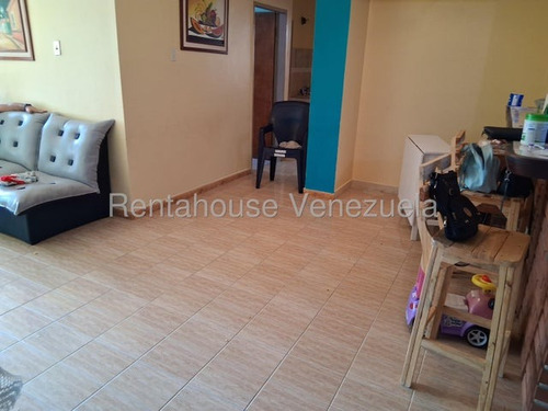 Yoselin Cabesas Vende Apartamento En Cabudare 25-22034 Yc
