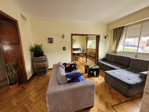 Venta Casa Tipo Chalet Centrica En Comodoro Rivadavia