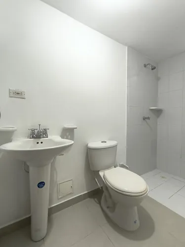Apartamento En Venta En Prados Del Este. Cod V30502