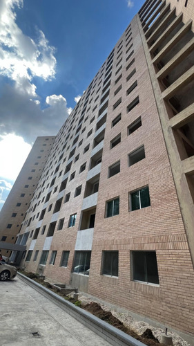 En Preventa De Apartamento De 111 M ² En Res. Buena Vista Suite, Urb. La Trigaleña , Valencia. Inmobiliaria Maggi 2035