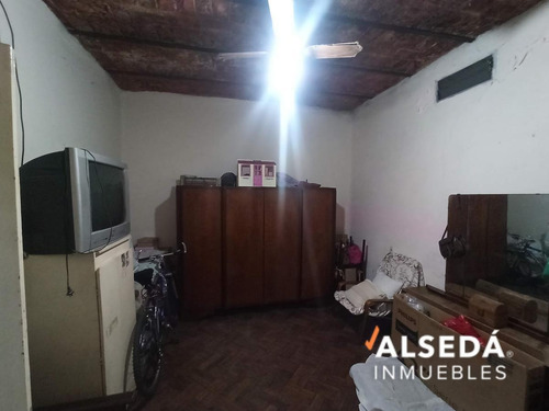 Imagen 3 de 11 de Cerrito 3818 - Casa Pasillo - Centro Oeste