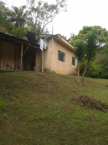 Sitio Rodeado De Natureza